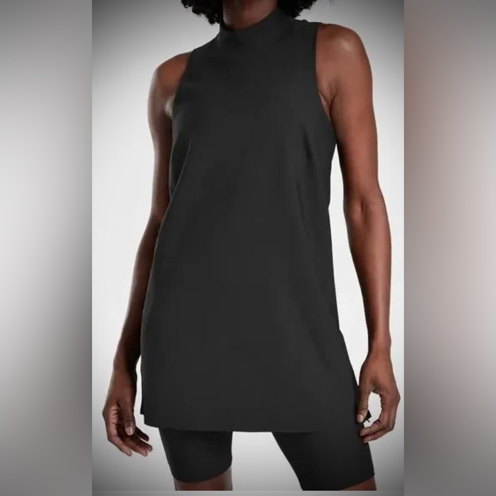 Athleta Interstellar Bike Tunic Stretchy high neck sleeveless in Black size S